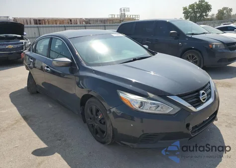 2017 Nissan Altima 2.5 z USA, uszkodzony, nr VIN 1N4AL3AP3HN332124